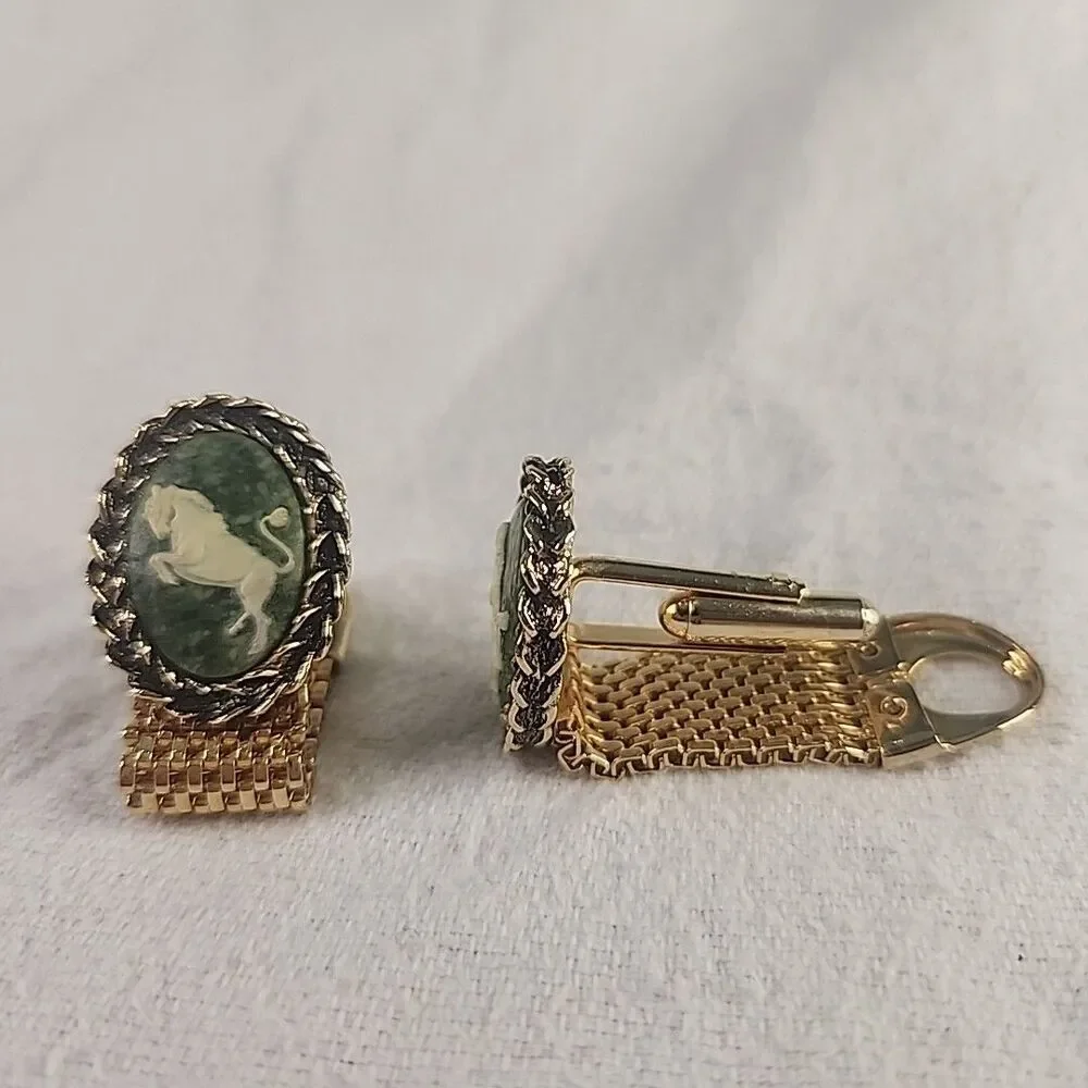 Cufflinks & Tie Clip Cameo Horse Gold Tone With Mesh Wrap Around Strap Vintage